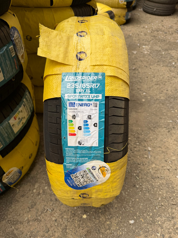لاستیک لنداسپایدر 235/65R17 Sportraxx