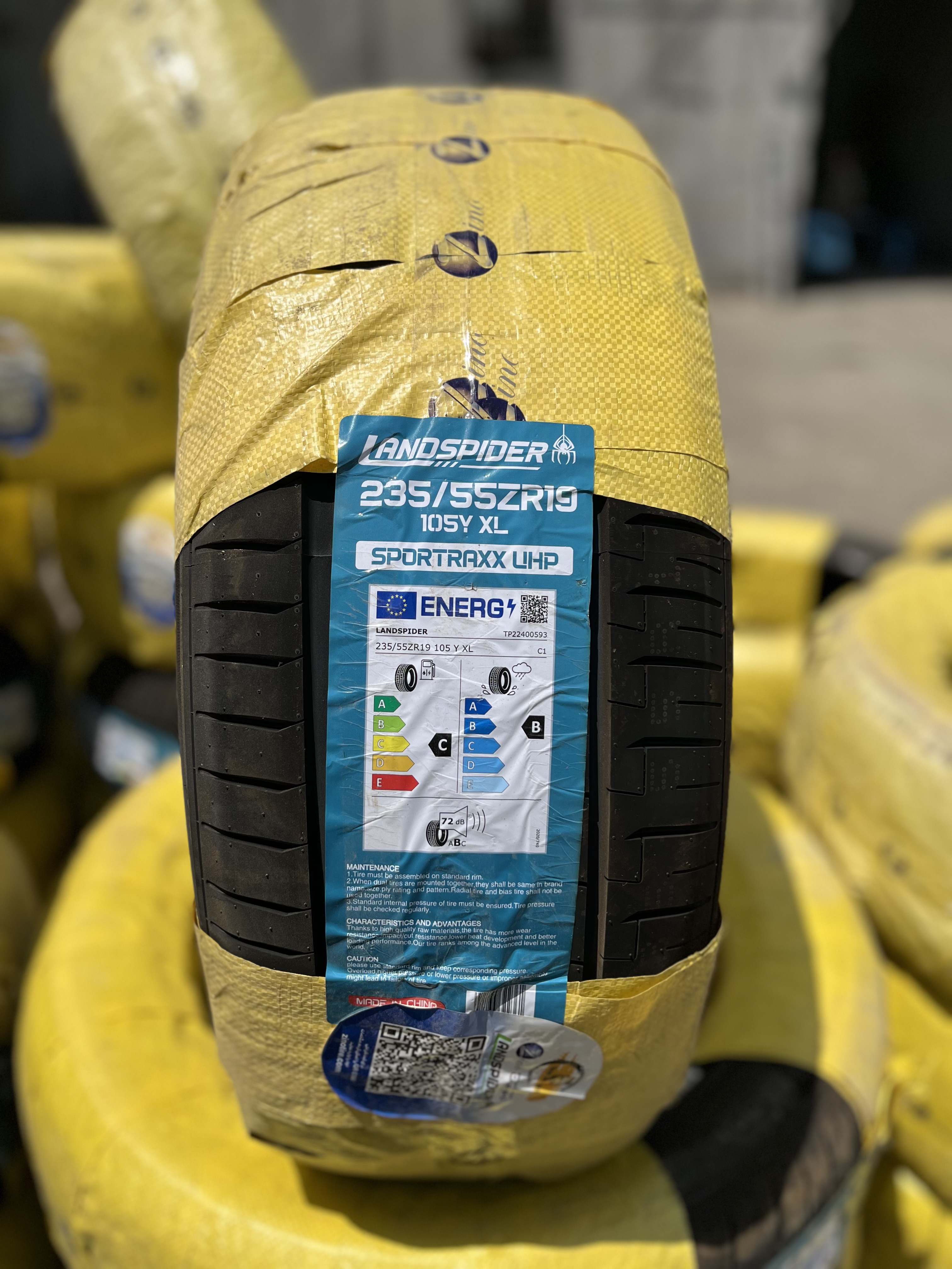 لاستیک لنداسپایدر 235/55R19 SPORTRAXX UHP